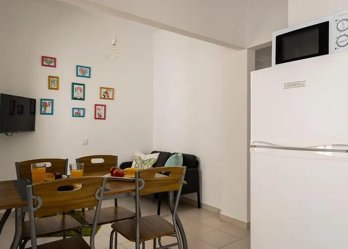 Flowers House נאזרה